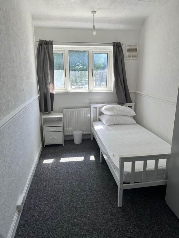 Property photo 1 of 3