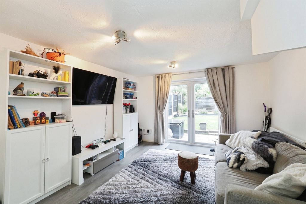 Property photo 3 of 17