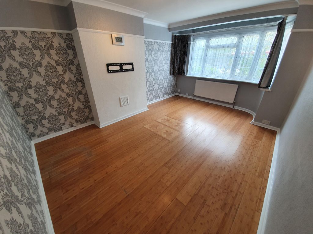 Property photo 2 of 9 Living Room