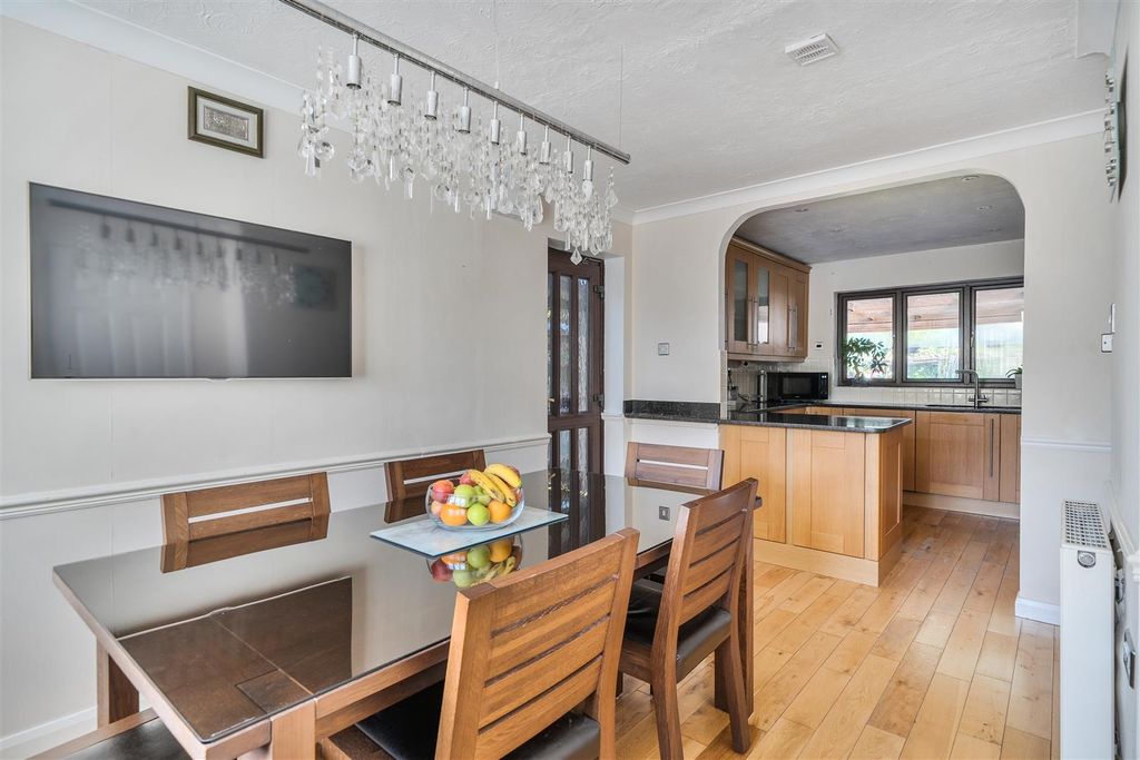 Property photo 3 of 13 Kitchen Diner.Jpg