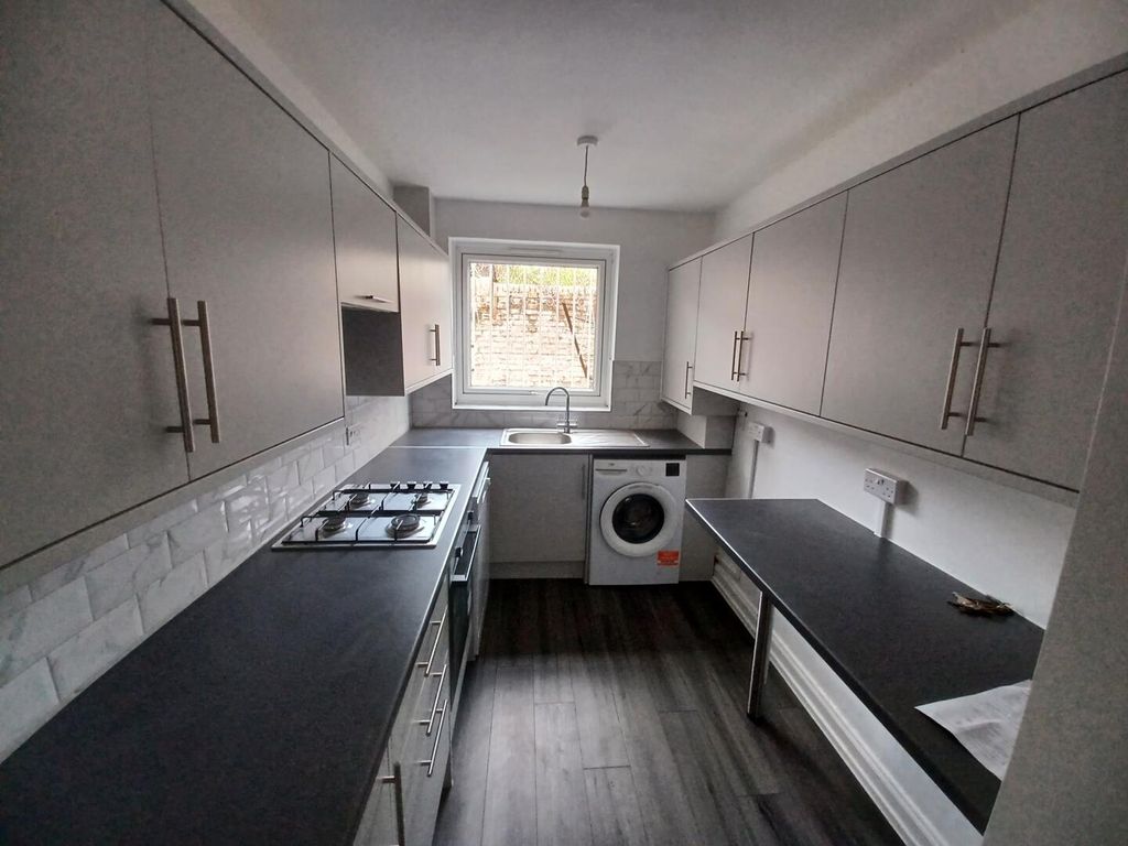 Property photo 2 of 14 Kitchen