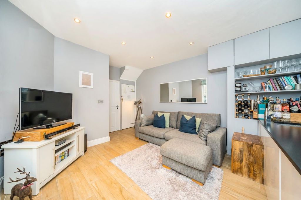 Property photo 3 of 8