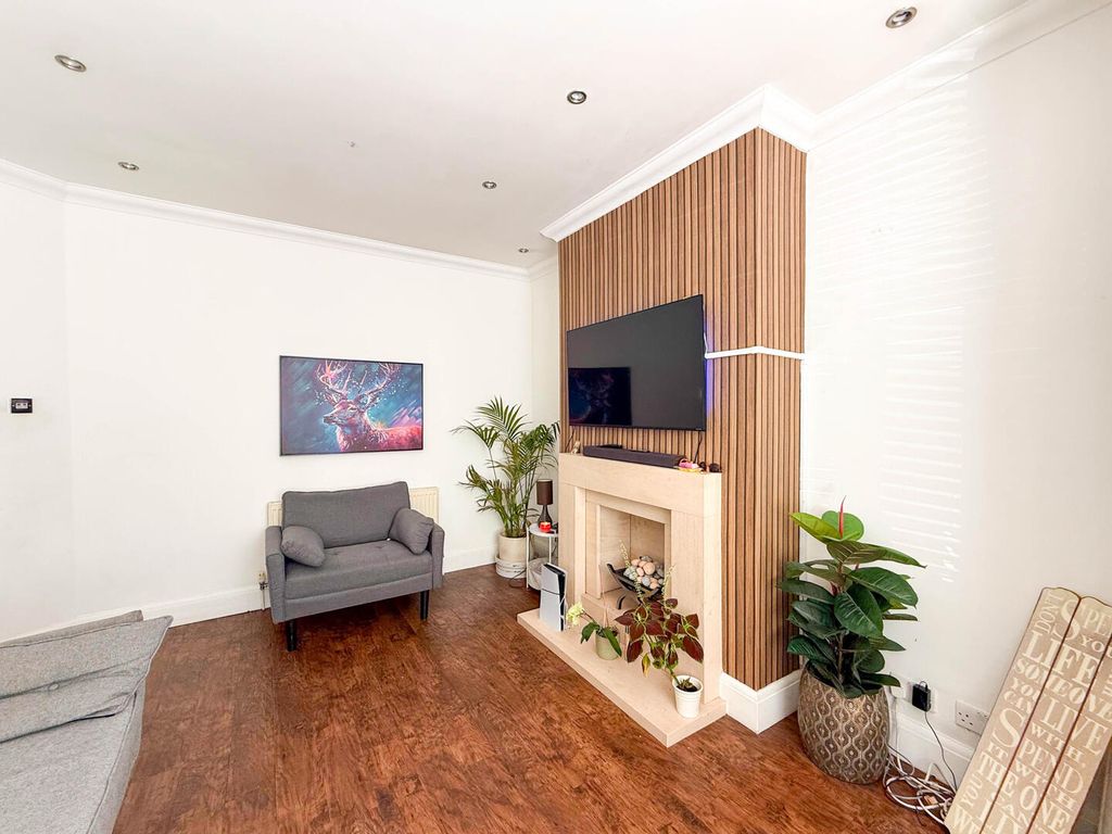Property photo 3 of 13 Living Room