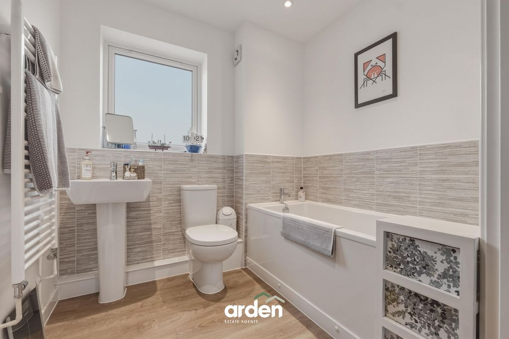 Property photo 3 of 10