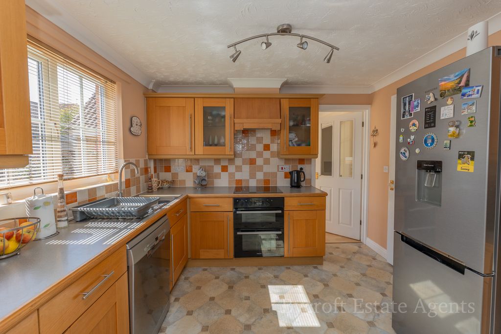 Property photo 3 of 16