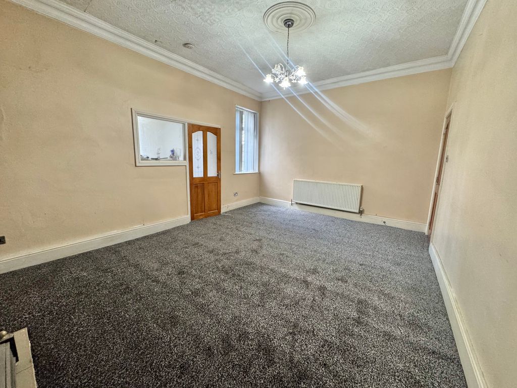 Property photo 3 of 8 Living Room