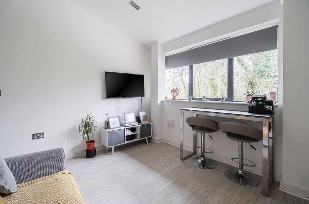 Property photo 2 of 18 Picture 2