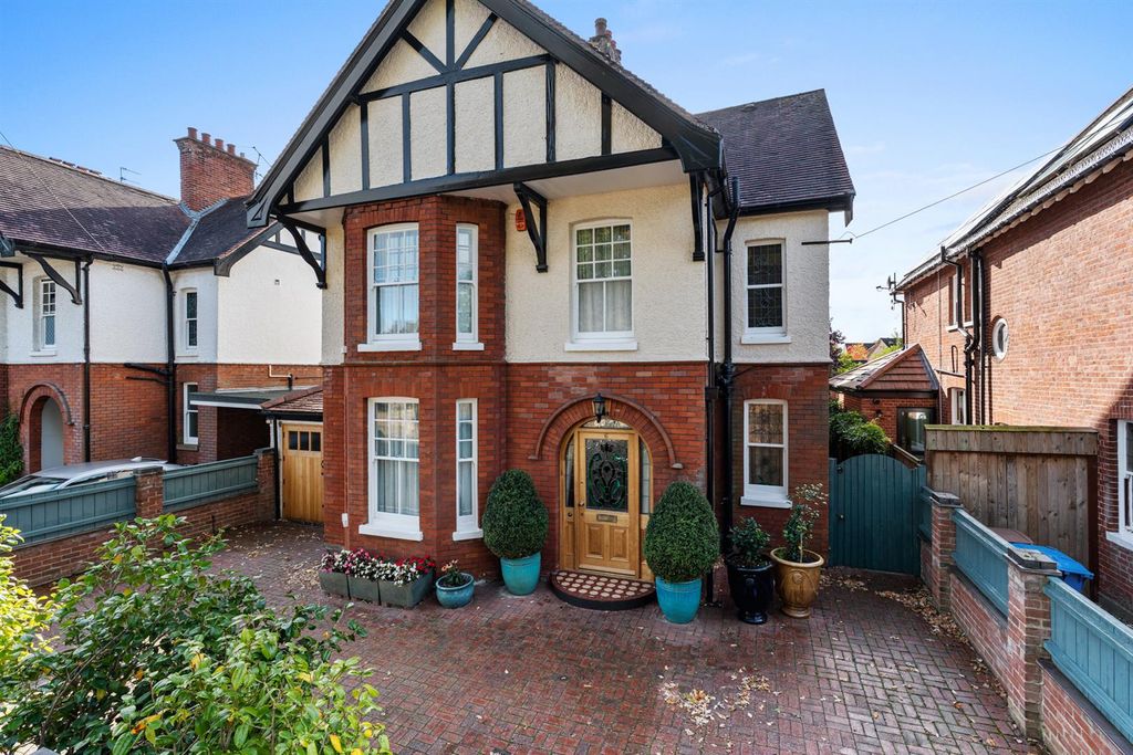 Property photo 1 of 41 6-Branksomeroad-042.Jpg