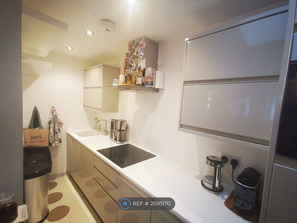 Property photo 3 of 8 Kitchen