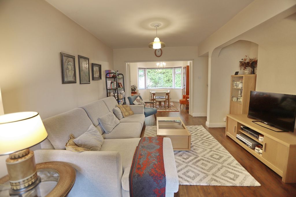 Property photo 3 of 21