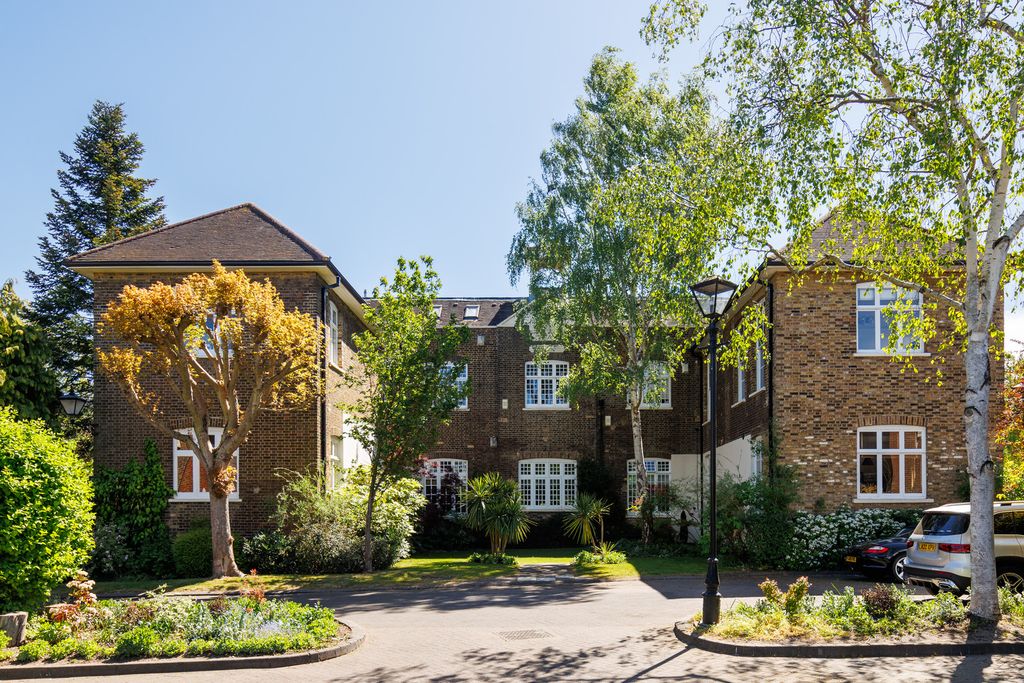 Property photo 2 of 22 341339 - 13671-Kinggeorgesquaretw10-Jsouteyrat.Jpg