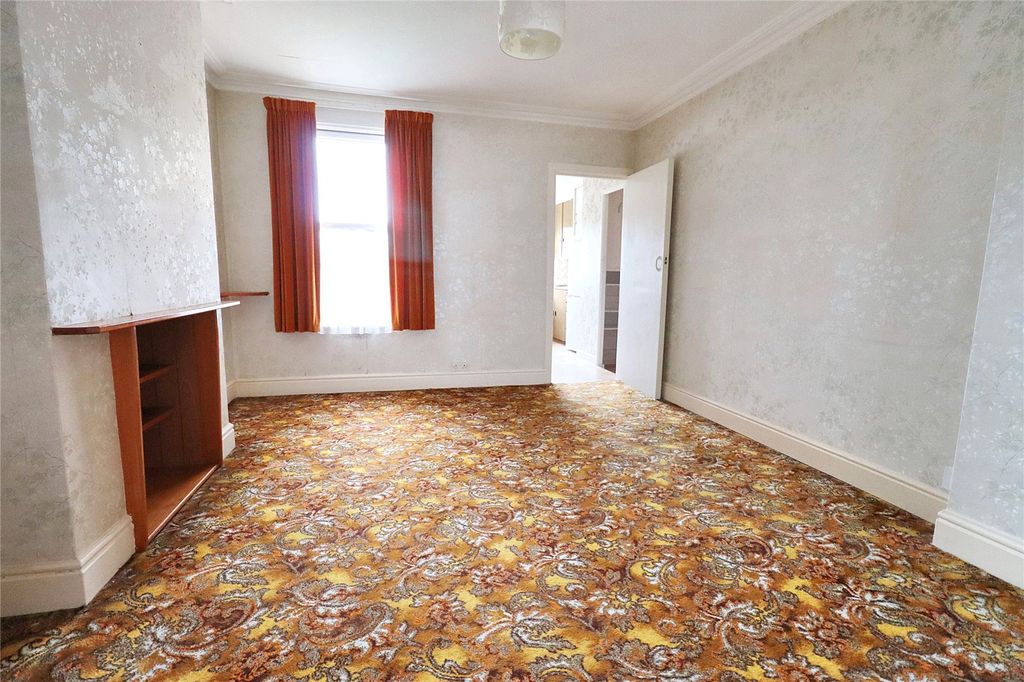 Property photo 3 of 17 Picture No. 16