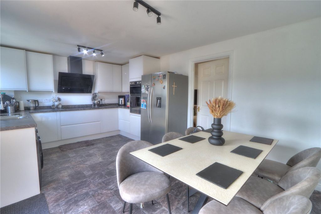 Property photo 2 of 14 Picture No. 09