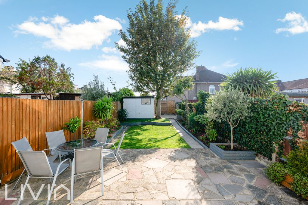 Property photo 2 of 17 Stanford Road, 183-23