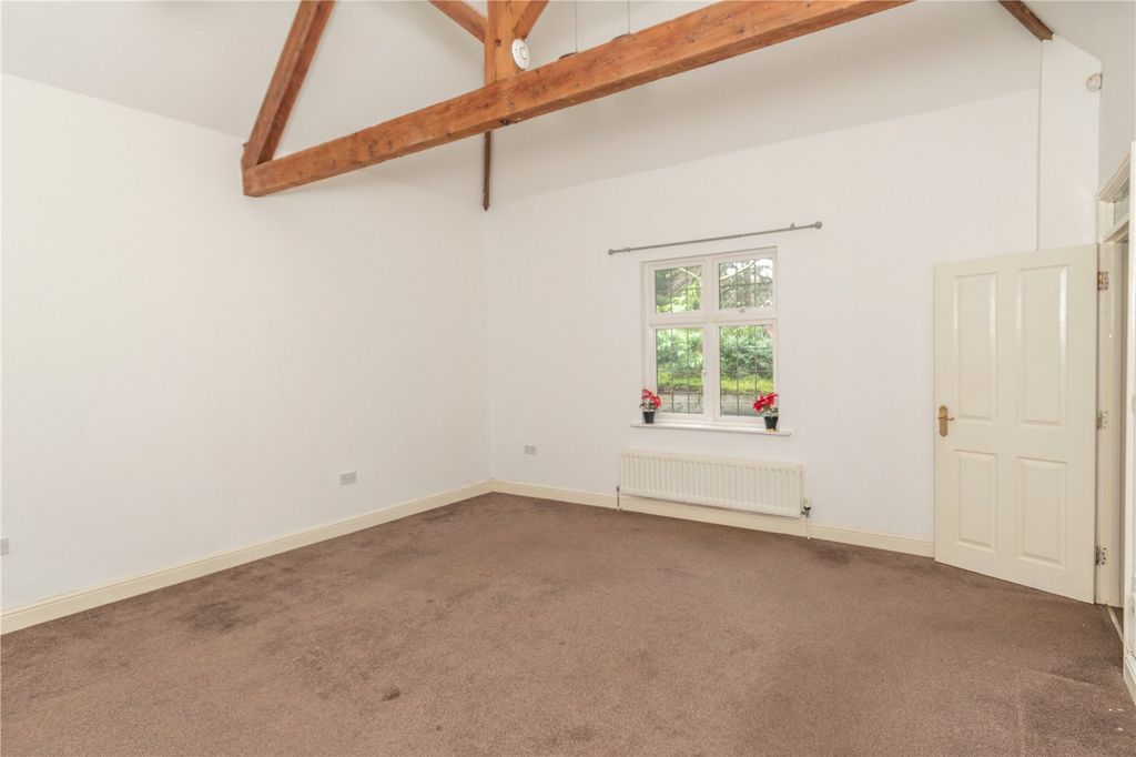 Property photo 3 of 10 Picture No. 05