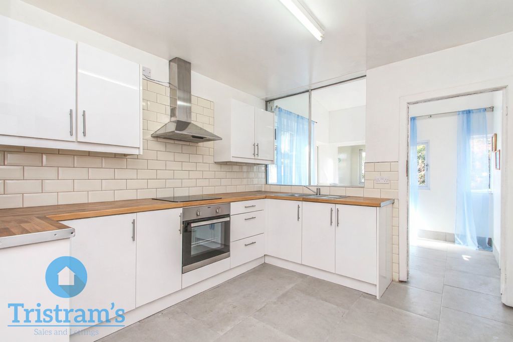 Property photo 2 of 24