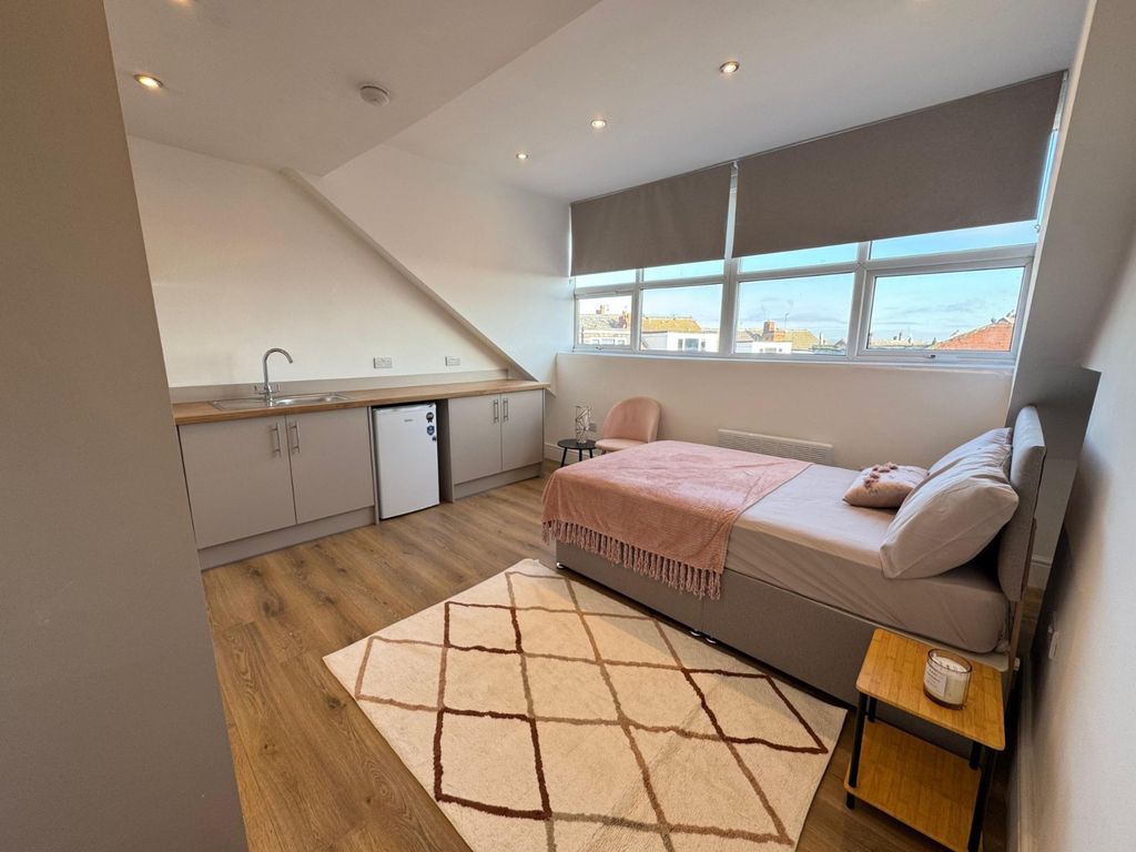 Property photo 3 of 4 Picture No. 04