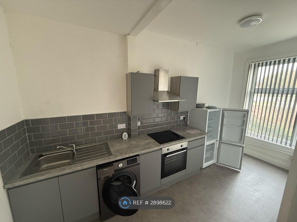 Property photo 2 of 6 Kitchen
