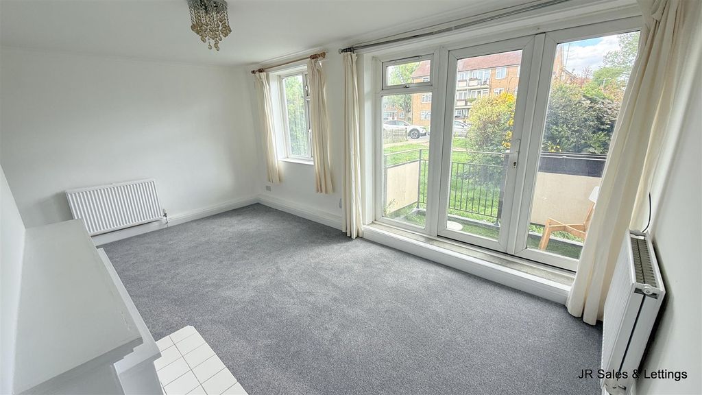 Property photo 3 of 11 20260420_103121647_Ios.Jpg