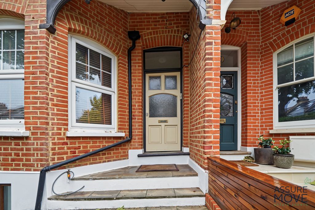 Property photo 1 of 12
