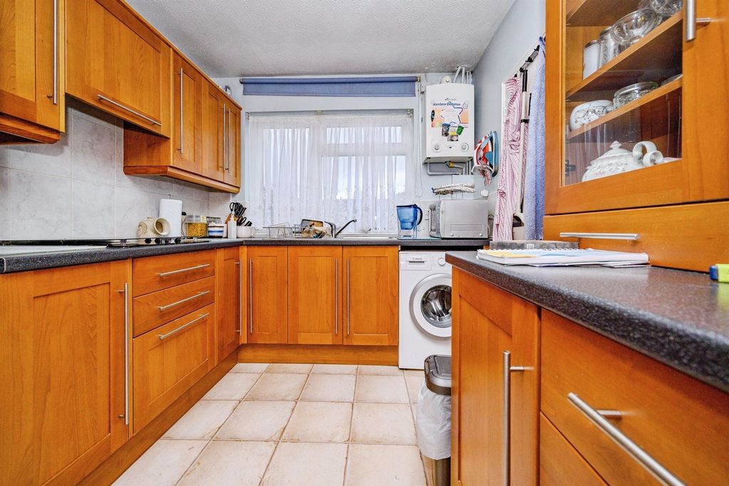 Property photo 3 of 18