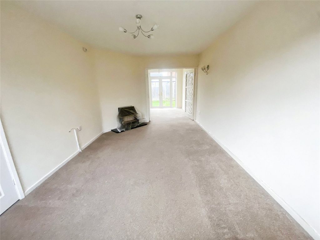 Property photo 2 of 11 Living Room