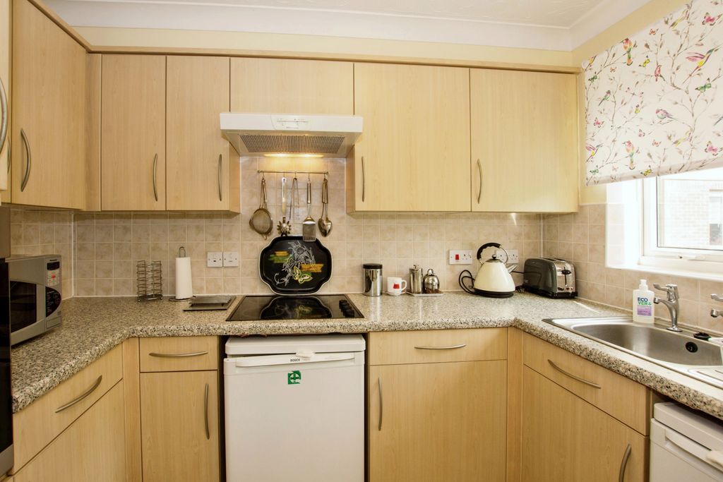 Property photo 3 of 12 Kitchen