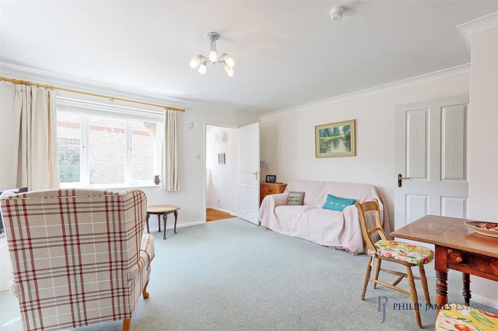 Property photo 2 of 15 Img_8368_69_70_Easyhdr-Interior3.Jpg