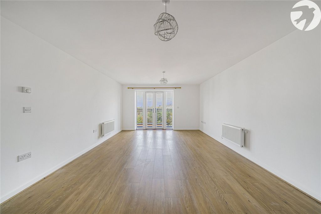 Property photo 2 of 21 Reception