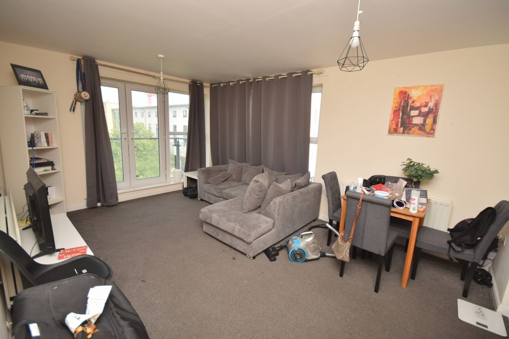 Property photo 3 of 9 Lounge