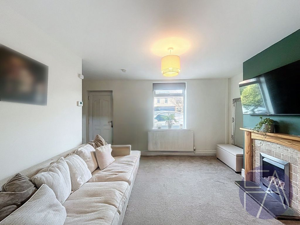 Property photo 2 of 16 4738511