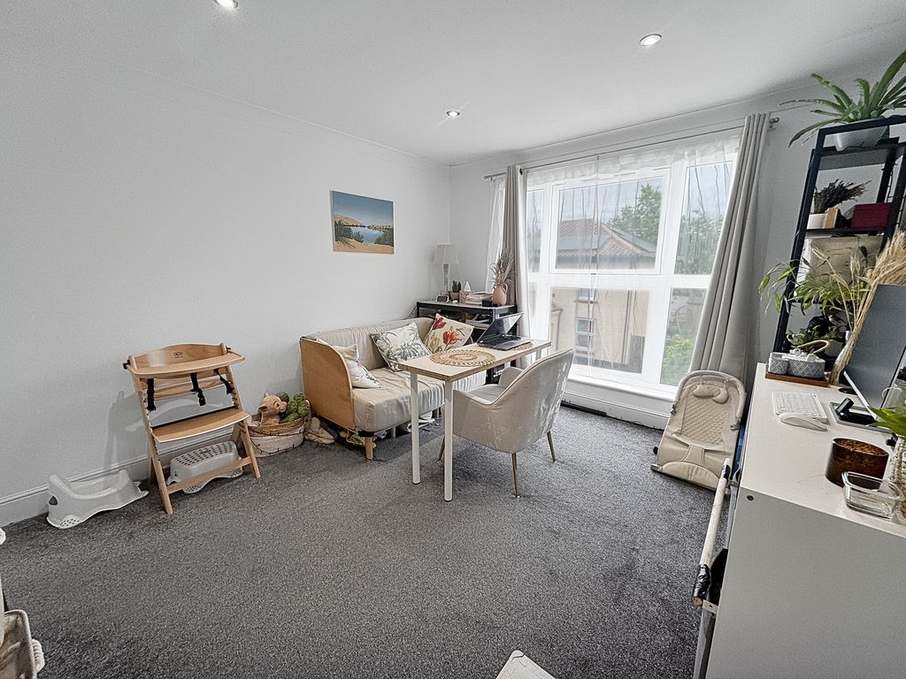 Property photo 3 of 11 Image