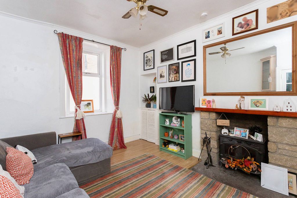 Property photo 2 of 26