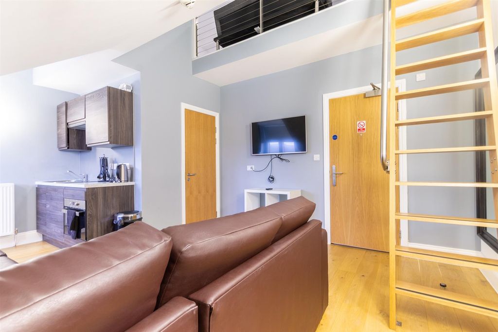 Property photo 3 of 7 Img_8692-Hdr.Jpg