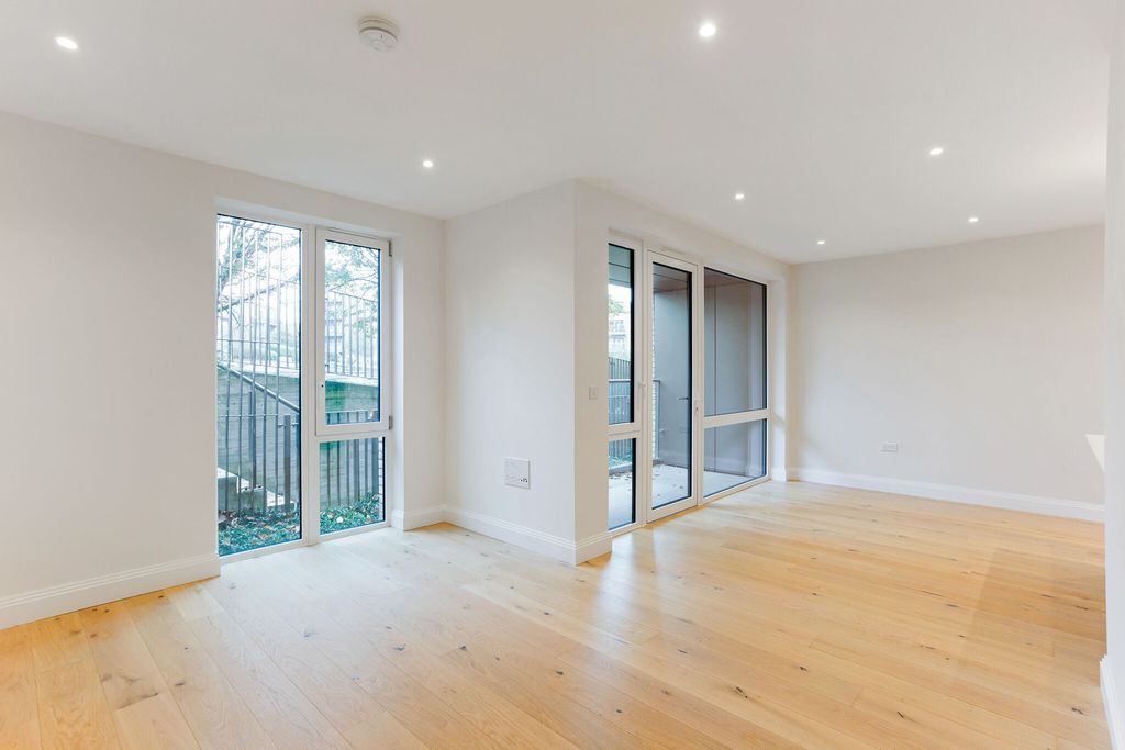 Property photo 2 of 13 81542_Apartment-1-Wrest (3)_Low.Jpg