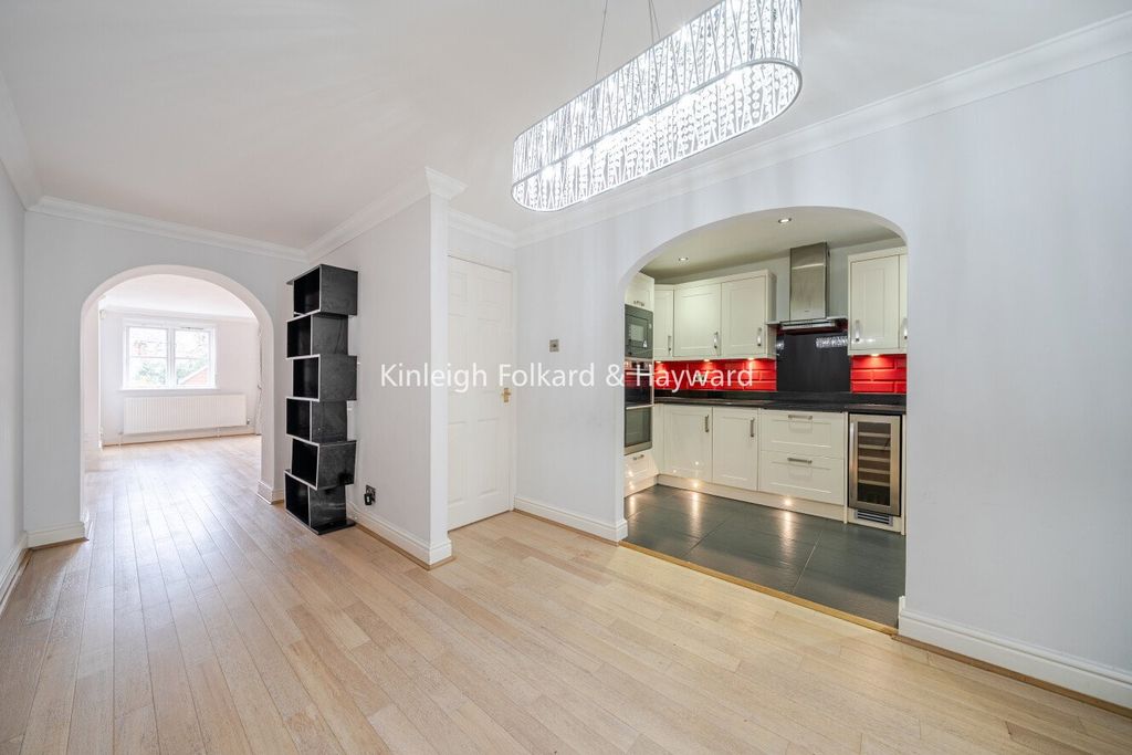 Property photo 3 of 15 Picture No. 01