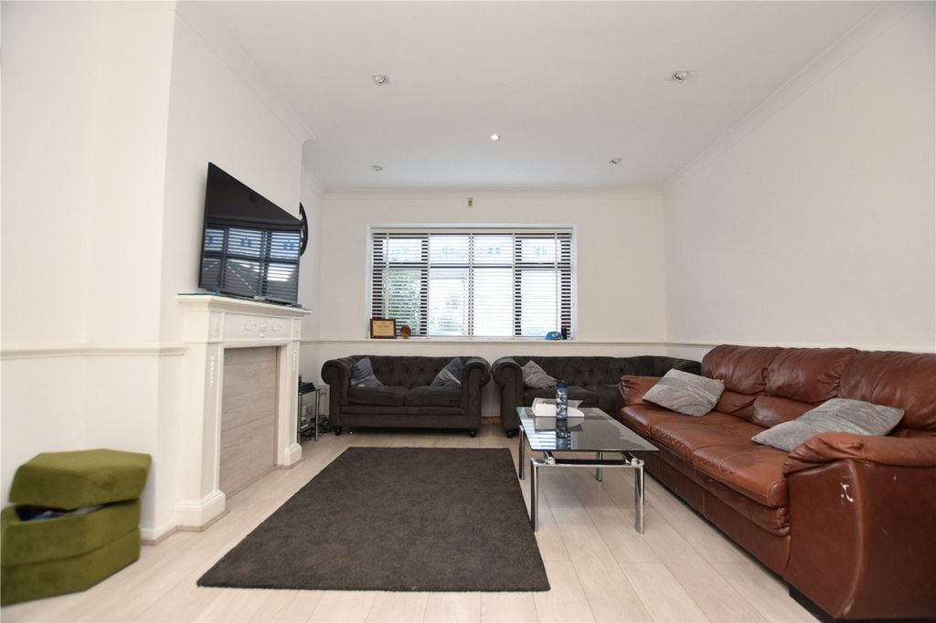 Property photo 2 of 17 Picture No. 08