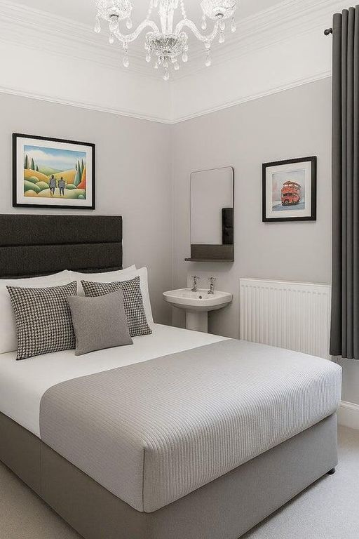 Property photo 1 of 5 Bedroom