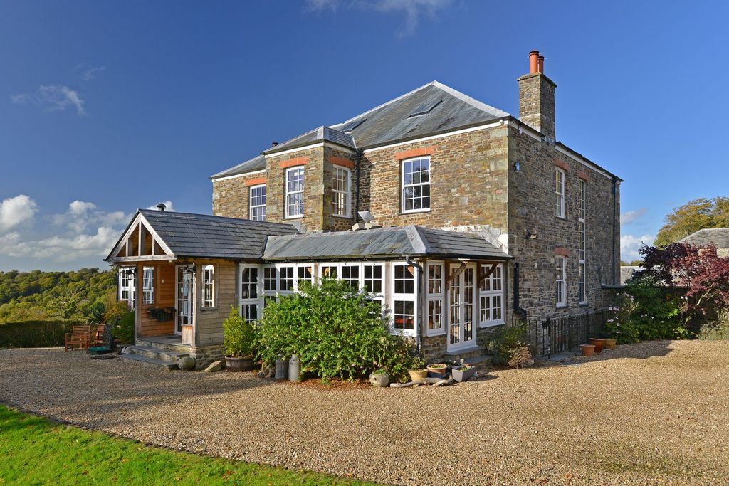 Property photo 1 of 37