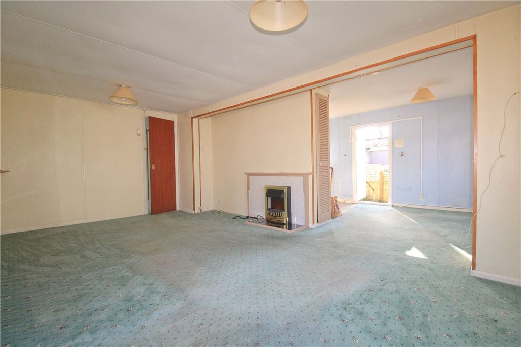 Property photo 2 of 17 Picture No. 14