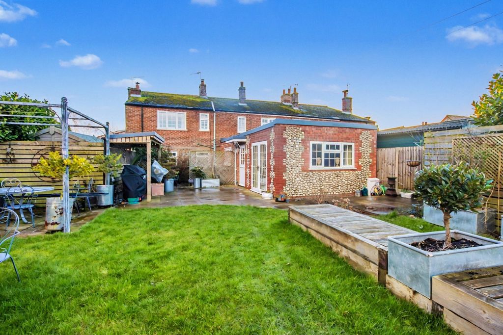 Property photo 1 of 47 4914000