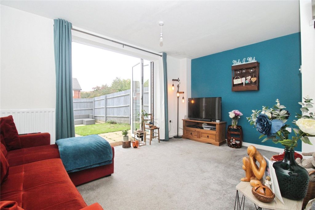 Property photo 1 of 11 Lounge