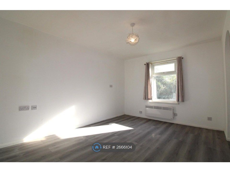 Property photo 2 of 5 Living Area Photo 1