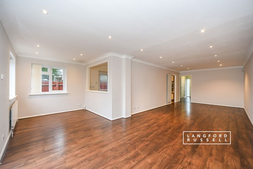 Property photo 1 of 10 Reception