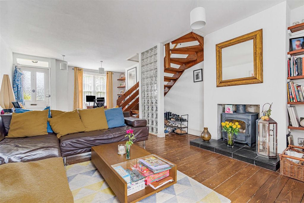 Property photo 2 of 17 6_83986.Jpg