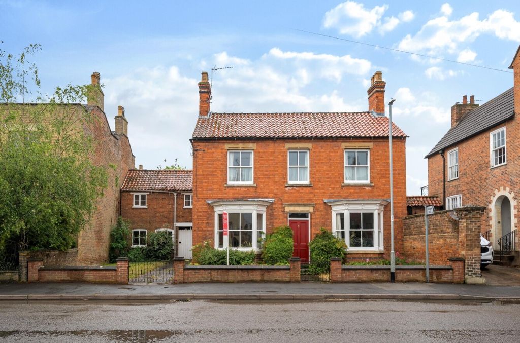 Property photo 1 of 36 1469050 (1)