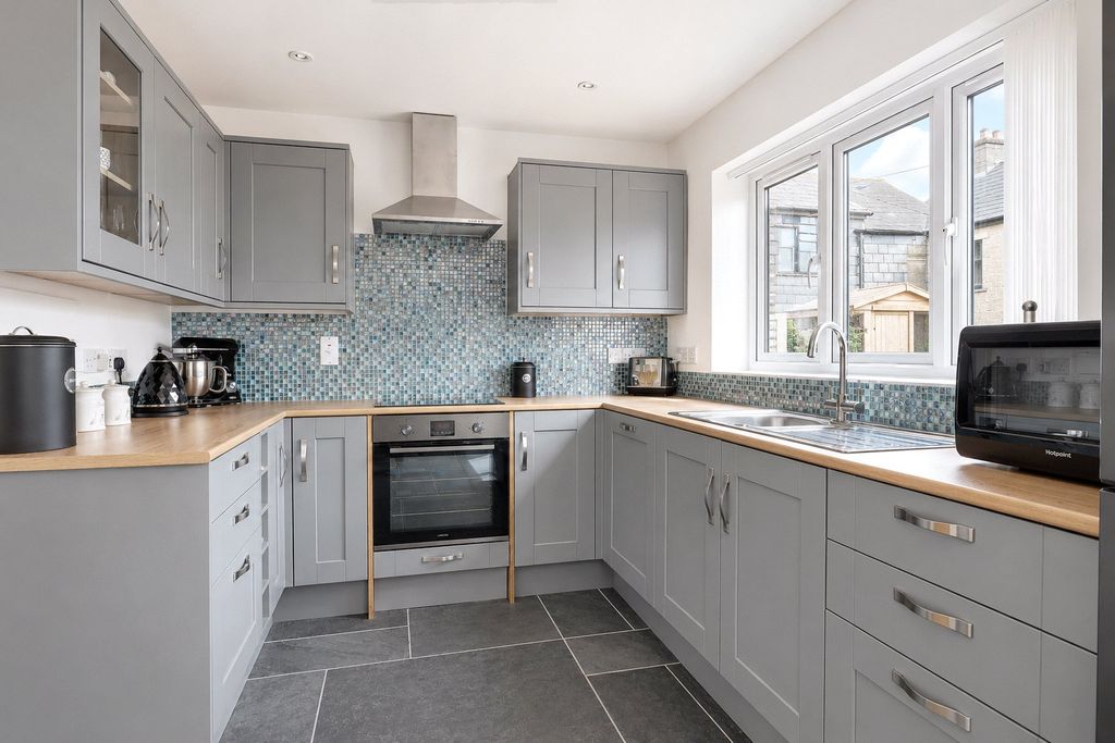 Property photo 3 of 12 3 - Picture No. 03