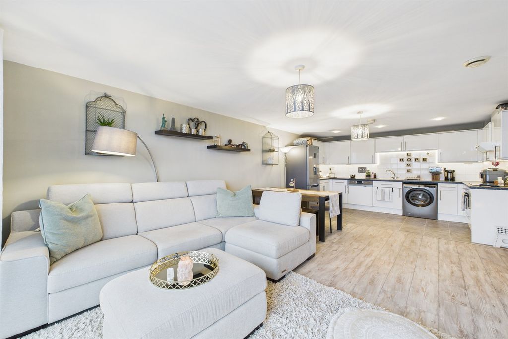 Property photo 2 of 17 Living Room