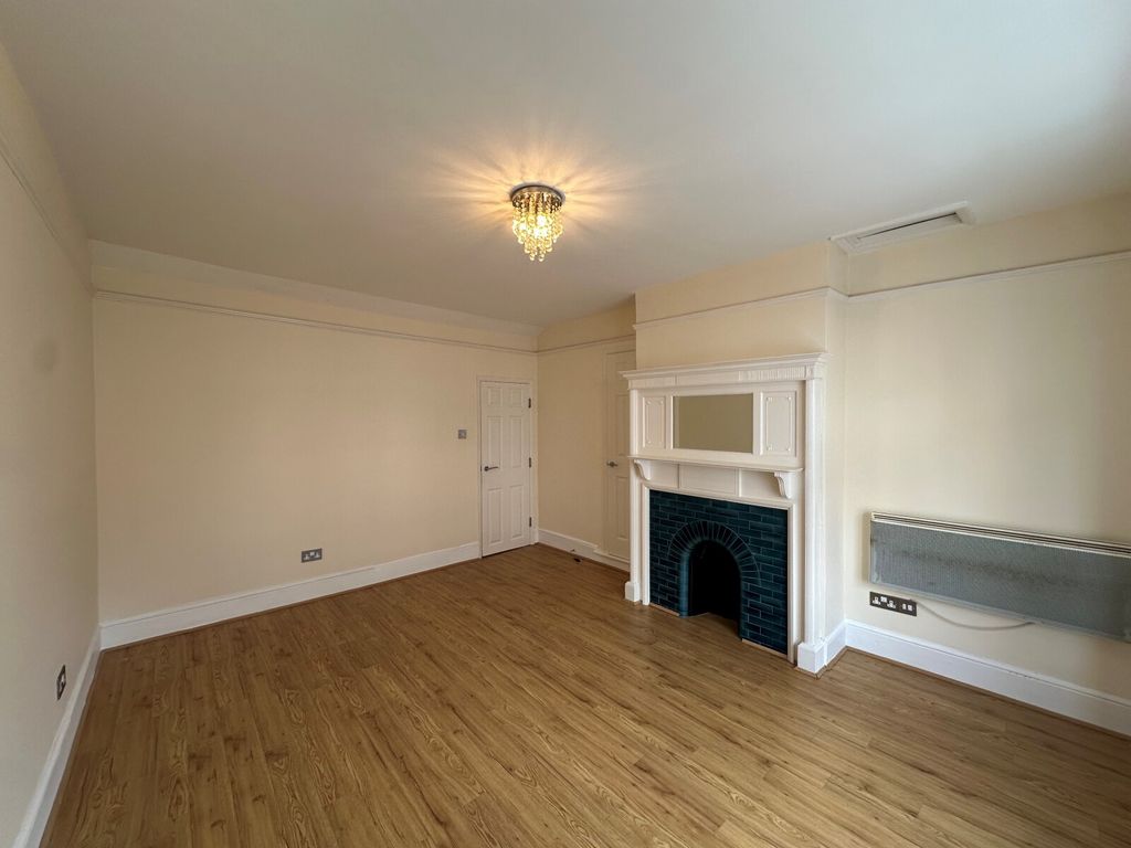 Property photo 3 of 6 Picture No. 08