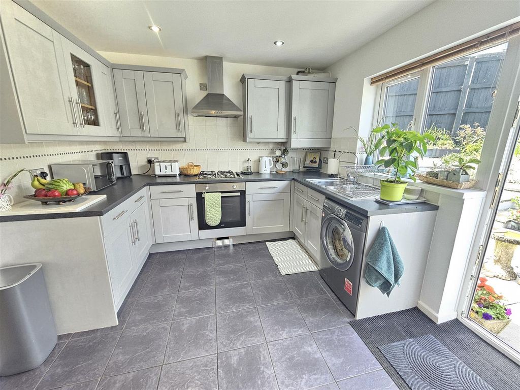 Property photo 2 of 22 Kitchen.Jpg